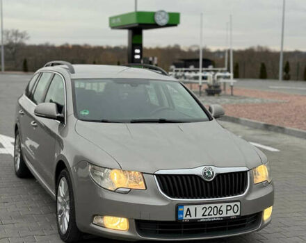 Бежевый Шкода Суперб, объемом двигателя 1.8 л и пробегом 303 тыс. км за 8000 $, фото 1 на Automoto.ua