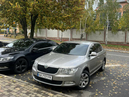 Шкода Суперб 2010 в Киеве на Automoto.ua Бежевый Шкода Суперб, объемом двигателя 1.8 л и пробегом 299 тыс. км за 5600 $, фото 1 на Automoto.ua