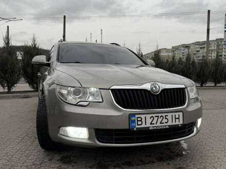 Бежевый Шкода Суперб, объемом двигателя 1.6 л и пробегом 258 тыс. км за 9300 $, фото 1 на Automoto.ua