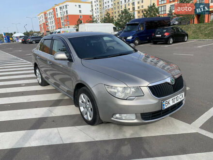 Шкода Суперб 2012 в Ровно на Automoto.ua Бежевый Шкода Суперб, объемом двигателя 1.8 л и пробегом 440 тыс. км за 9300 $, фото 1 на Automoto.ua