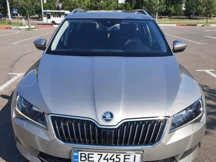 Бежевый Шкода Суперб, объемом двигателя 1.97 л и пробегом 264 тыс. км за 18500 $, фото 1 на Automoto.ua