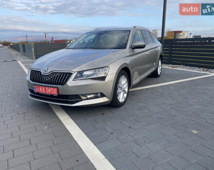 Бежевый Шкода Суперб, объемом двигателя 2 л и пробегом 276 тыс. км за 16800 $, фото 1 на Automoto.ua