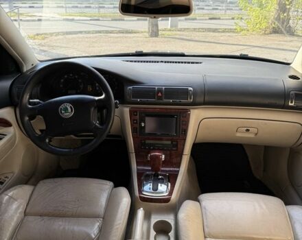 Черный Шкода Суперб, объемом двигателя 2.8 л и пробегом 350 тыс. км за 4200 $, фото 13 на Automoto.ua