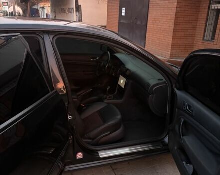 Черный Шкода Суперб, объемом двигателя 1.8 л и пробегом 325 тыс. км за 7399 $, фото 5 на Automoto.ua