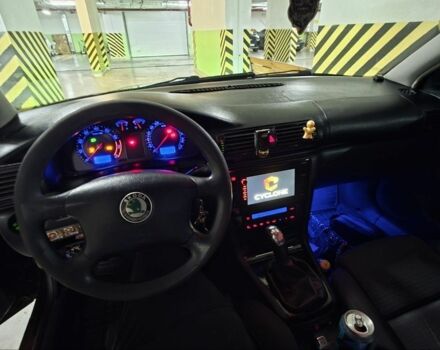 Черный Шкода Суперб, объемом двигателя 1.8 л и пробегом 257 тыс. км за 4499 $, фото 6 на Automoto.ua