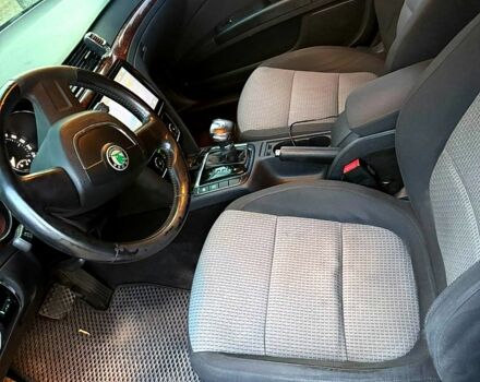 Черный Шкода Суперб, объемом двигателя 1.8 л и пробегом 205 тыс. км за 8000 $, фото 7 на Automoto.ua