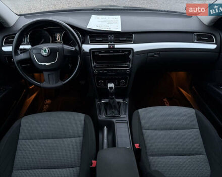 Чорний Шкода Суперб, об'ємом двигуна 2 л та пробігом 275 тис. км за 8900 $, фото 7 на Automoto.ua