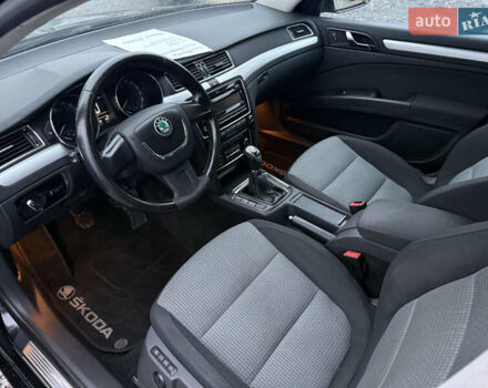 Чорний Шкода Суперб, об'ємом двигуна 2 л та пробігом 275 тис. км за 8900 $, фото 5 на Automoto.ua