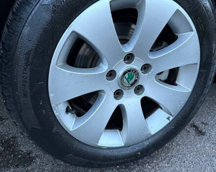 Черный Шкода Суперб, объемом двигателя 1.8 л и пробегом 215 тыс. км за 7500 $, фото 9 на Automoto.ua