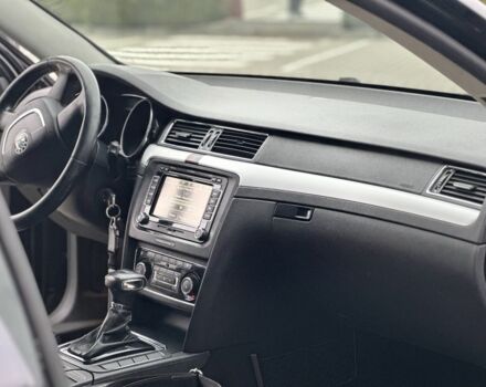 Чорний Шкода Суперб, об'ємом двигуна 2 л та пробігом 300 тис. км за 9100 $, фото 14 на Automoto.ua