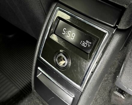 Черный Шкода Суперб, объемом двигателя 2 л и пробегом 236 тыс. км за 11000 $, фото 4 на Automoto.ua