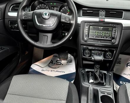 Черный Шкода Суперб, объемом двигателя 2 л и пробегом 236 тыс. км за 11000 $, фото 2 на Automoto.ua