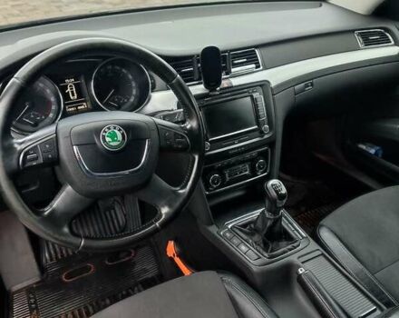 Черный Шкода Суперб, объемом двигателя 1.6 л и пробегом 318 тыс. км за 9500 $, фото 4 на Automoto.ua