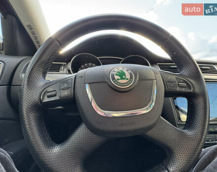 Чорний Шкода Суперб, об'ємом двигуна 2 л та пробігом 212 тис. км за 11300 $, фото 22 на Automoto.ua