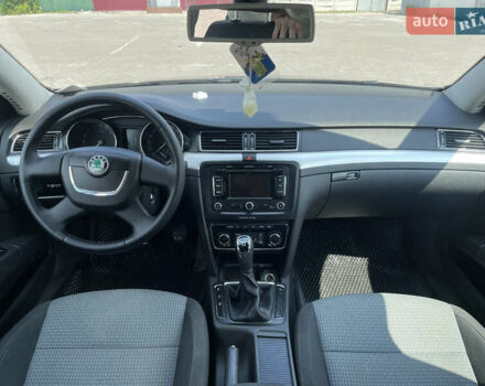 Черный Шкода Суперб, объемом двигателя 1.6 л и пробегом 260 тыс. км за 8700 $, фото 9 на Automoto.ua