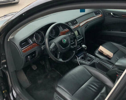 Чорний Шкода Суперб, об'ємом двигуна 1.6 л та пробігом 313 тис. км за 10500 $, фото 1 на Automoto.ua