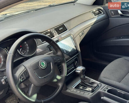 Чорний Шкода Суперб, об'ємом двигуна 2 л та пробігом 212 тис. км за 11300 $, фото 25 на Automoto.ua