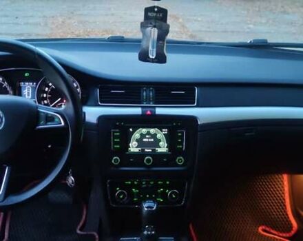 Шкода Суперб 2013 у Кицмане на Automoto.ua Чорний Шкода Суперб, об'ємом двигуна 2 л та пробігом 235 тис. км за 13400 $, фото 18 на Automoto.ua