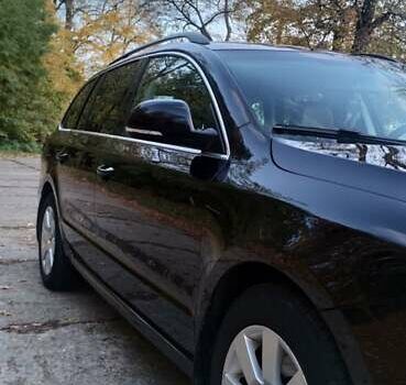 Шкода Суперб 2013 у Кицмане на Automoto.ua Чорний Шкода Суперб, об'ємом двигуна 2 л та пробігом 235 тис. км за 13400 $, фото 2 на Automoto.ua