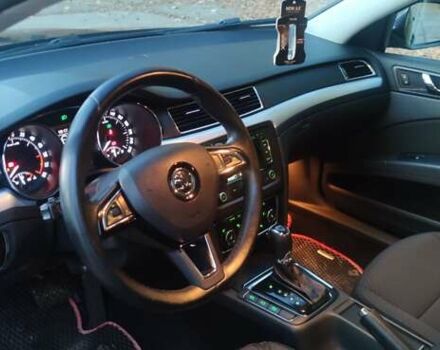 Шкода Суперб 2013 у Кицмане на Automoto.ua Чорний Шкода Суперб, об'ємом двигуна 2 л та пробігом 235 тис. км за 13400 $, фото 12 на Automoto.ua