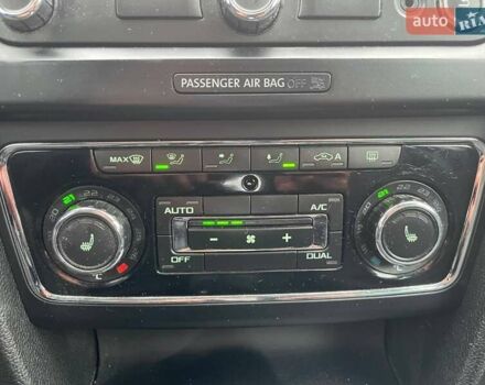 Шкода Суперб 2014 у Києві на Automoto.ua Чорний Шкода Суперб, об'ємом двигуна 1.97 л та пробігом 236 тис. км за 13990 $, фото 21 на Automoto.ua