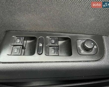 Шкода Суперб 2014 у Києві на Automoto.ua Чорний Шкода Суперб, об'ємом двигуна 1.97 л та пробігом 236 тис. км за 13990 $, фото 14 на Automoto.ua