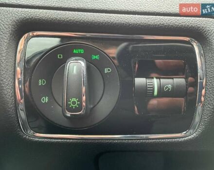 Шкода Суперб 2014 у Києві на Automoto.ua Чорний Шкода Суперб, об'ємом двигуна 1.97 л та пробігом 236 тис. км за 13990 $, фото 15 на Automoto.ua