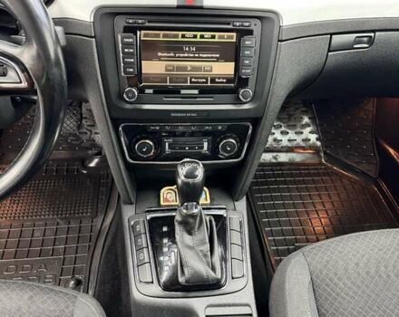 Шкода Суперб 2015 у Черкасах на Automoto.ua Чорний Шкода Суперб, об'ємом двигуна 1.97 л та пробігом 236 тис. км за 13799 $, фото 8 на Automoto.ua