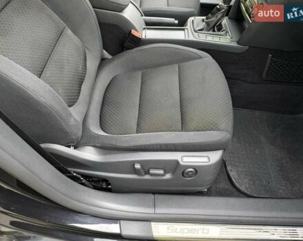 Черный Шкода Суперб, объемом двигателя 2 л и пробегом 194 тыс. км за 14500 $, фото 13 на Automoto.ua