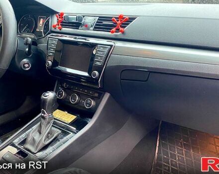 Черный Шкода Суперб, объемом двигателя 1.6 л и пробегом 294 тыс. км за 12000 $, фото 3 на Automoto.ua