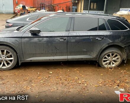 Черный Шкода Суперб, объемом двигателя 1.6 л и пробегом 294 тыс. км за 12000 $, фото 10 на Automoto.ua