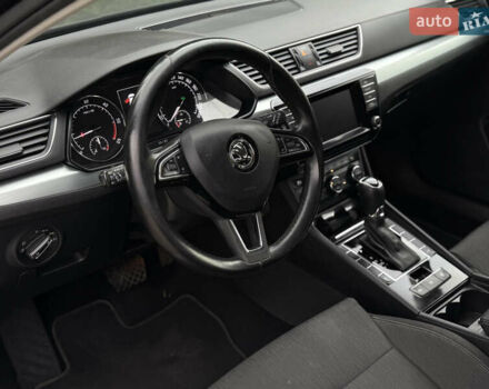 Шкода Суперб 2017 у Самборе на Automoto.ua Чорний Шкода Суперб, об'ємом двигуна 2 л та пробігом 244 тис. км за 13500 $, фото 26 на Automoto.ua