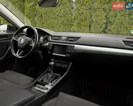 Шкода Суперб 2017 у Самборе на Automoto.ua Чорний Шкода Суперб, об'ємом двигуна 2 л та пробігом 244 тис. км за 13500 $, фото 46 на Automoto.ua