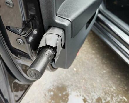 Черный Шкода Суперб, объемом двигателя 1.97 л и пробегом 215 тыс. км за 17000 $, фото 6 на Automoto.ua