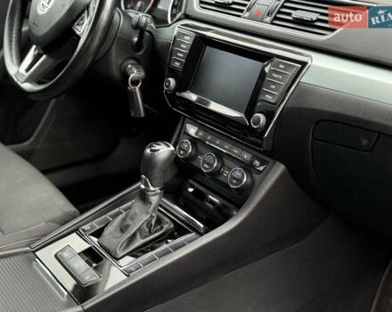 Шкода Суперб 2017 у Самборе на Automoto.ua Чорний Шкода Суперб, об'ємом двигуна 2 л та пробігом 244 тис. км за 13500 $, фото 41 на Automoto.ua