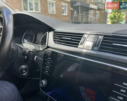 Чорний Шкода Суперб, об'ємом двигуна 2 л та пробігом 176 тис. км за 15900 $, фото 12 на Automoto.ua