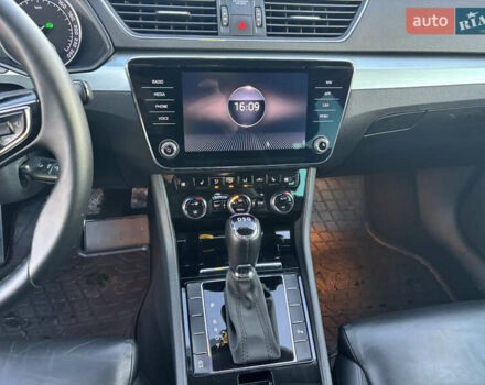 Черный Шкода Суперб, объемом двигателя 2 л и пробегом 189 тыс. км за 16800 $, фото 18 на Automoto.ua