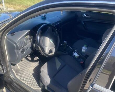 Черный Шкода Суперб, объемом двигателя 1.98 л и пробегом 320 тыс. км за 5200 $, фото 5 на Automoto.ua