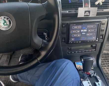 Черный Шкода Суперб, объемом двигателя 1.8 л и пробегом 215 тыс. км за 7000 $, фото 5 на Automoto.ua