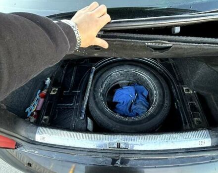 Черный Шкода Суперб, объемом двигателя 1.9 л и пробегом 335 тыс. км за 6000 $, фото 16 на Automoto.ua