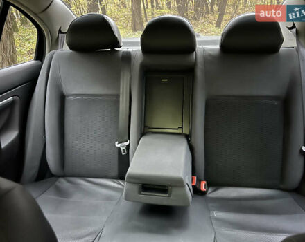 Шкода Суперб 2007 у Києві на Automoto.ua Чорний Шкода Суперб, об'ємом двигуна 1.8 л та пробігом 231 тис. км за 7300 $, фото 62 на Automoto.ua