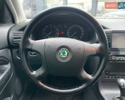 Черный Шкода Суперб, объемом двигателя 1.8 л и пробегом 261 тыс. км за 7990 $, фото 14 на Automoto.ua