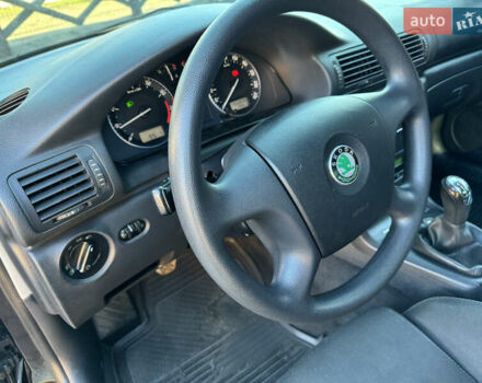 Черный Шкода Суперб, объемом двигателя 1.8 л и пробегом 156 тыс. км за 5700 $, фото 11 на Automoto.ua