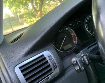 Черный Шкода Суперб, объемом двигателя 2.5 л и пробегом 265 тыс. км за 6729 $, фото 4 на Automoto.ua