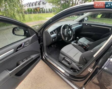 Черный Шкода Суперб, объемом двигателя 1.8 л и пробегом 273 тыс. км за 6700 $, фото 11 на Automoto.ua