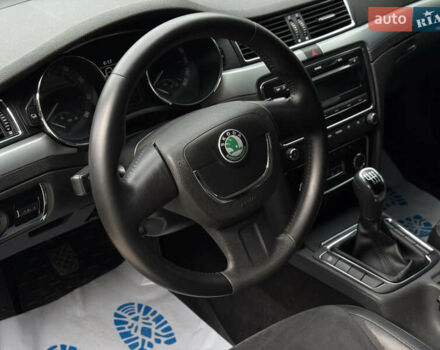 Черный Шкода Суперб, объемом двигателя 1.8 л и пробегом 277 тыс. км за 8300 $, фото 10 на Automoto.ua