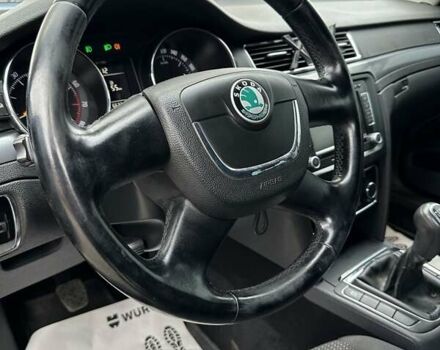 Черный Шкода Суперб, объемом двигателя 1.8 л и пробегом 295 тыс. км за 7400 $, фото 5 на Automoto.ua