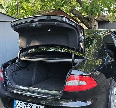 Черный Шкода Суперб, объемом двигателя 1.8 л и пробегом 189 тыс. км за 8400 $, фото 12 на Automoto.ua