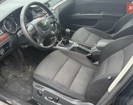 Черный Шкода Суперб, объемом двигателя 1.8 л и пробегом 245 тыс. км за 7750 $, фото 9 на Automoto.ua