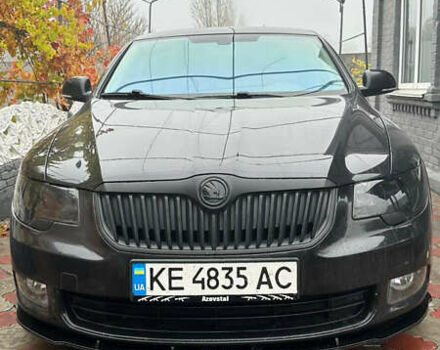 Черный Шкода Суперб, объемом двигателя 2 л и пробегом 280 тыс. км за 10700 $, фото 1 на Automoto.ua